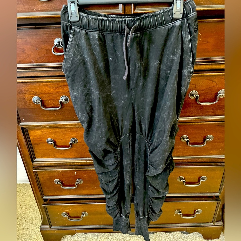 NWOT Free people Movement Ruched leg Joggers
